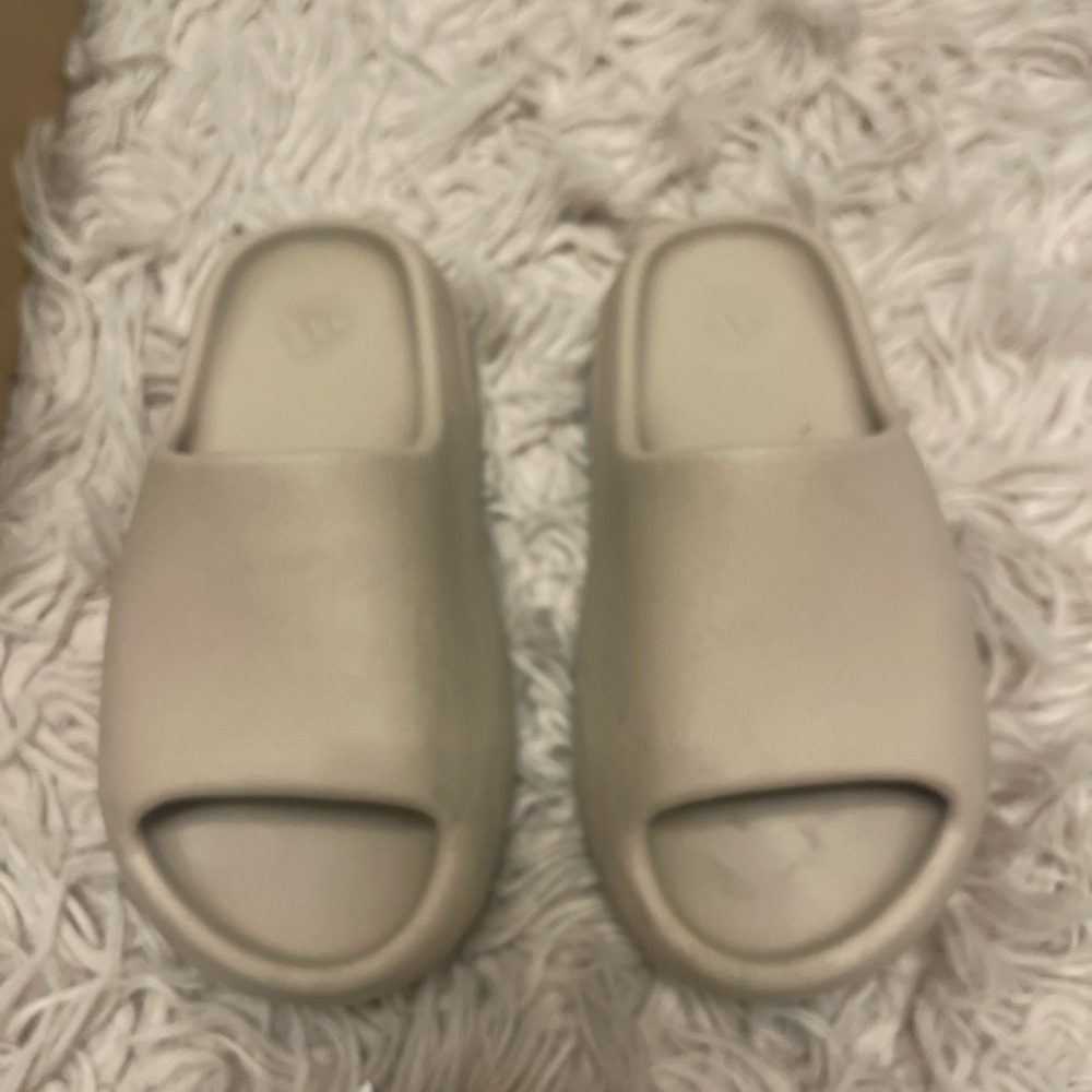 Yeezy Slide